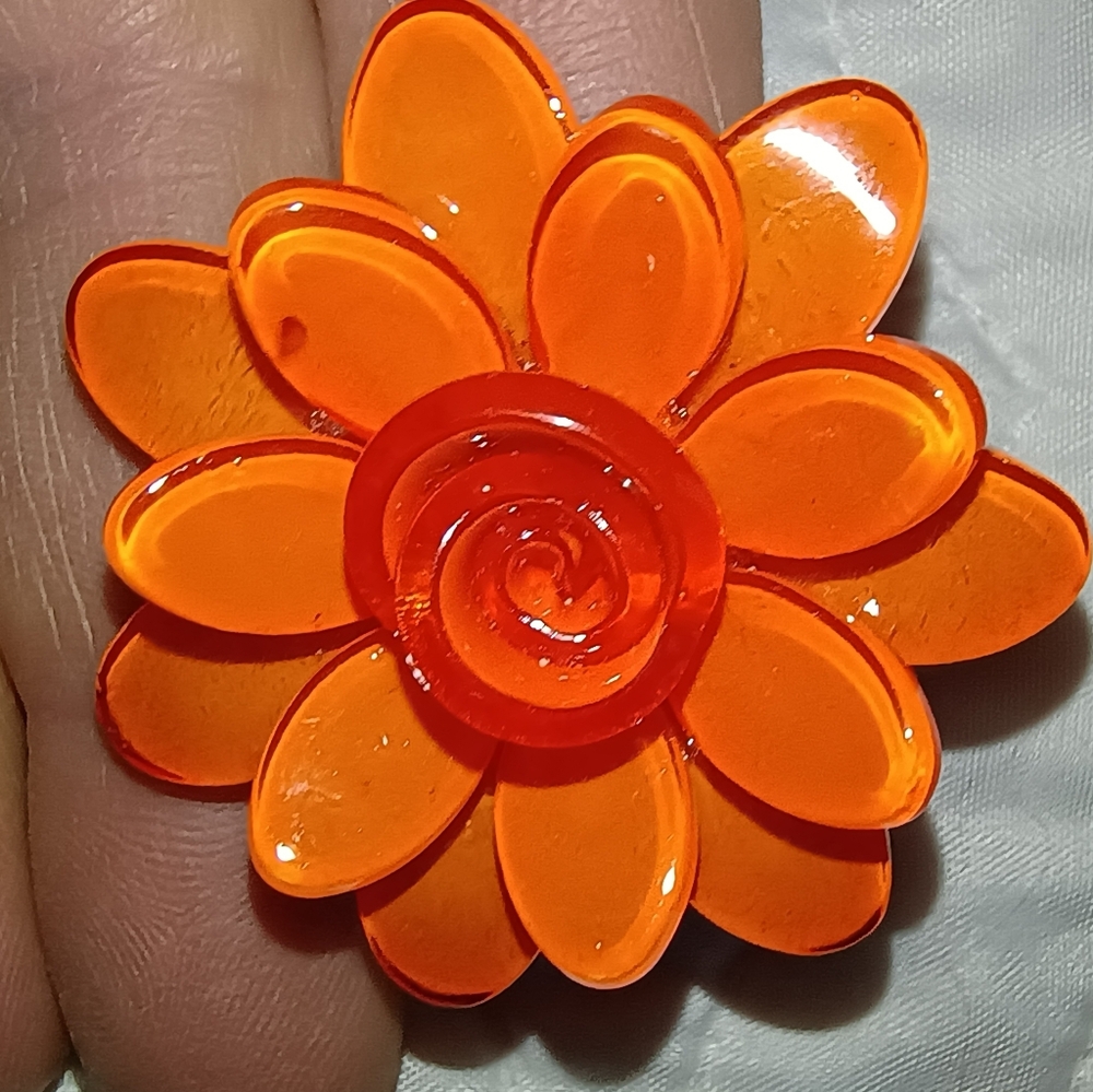 2 Vtg Silver-Tone Rings: *Orange Resin Dahlia & *Red Enamel Poppy Bouquet - Picture 2 of 10